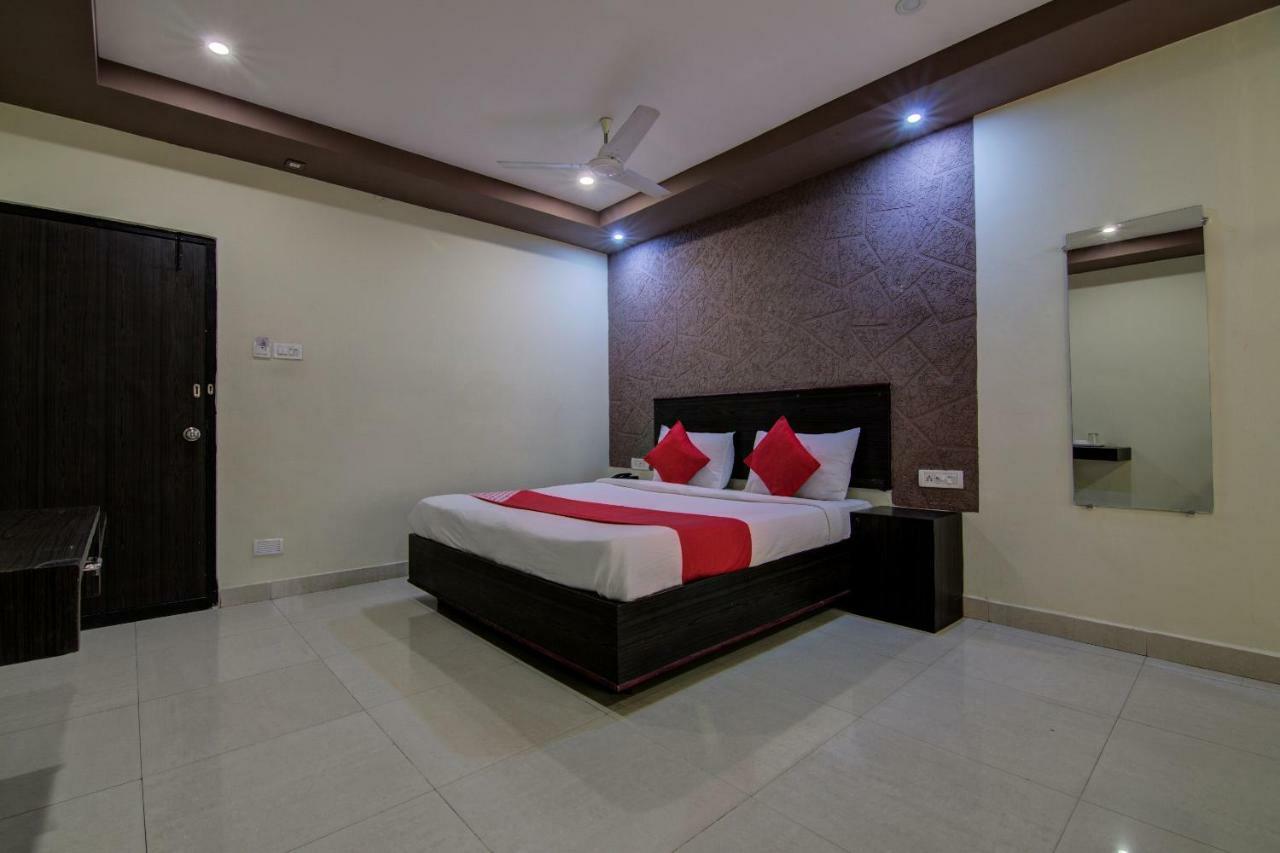 Hotel Oyo 16961 Sea Rock Visakhapatnam Exterior foto